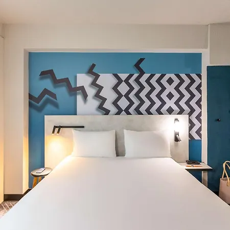 Hotell Ibis Styles Centre Meriadeck 3*