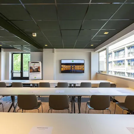 Ibis Styles Centre Meriadeck Hotell 3*