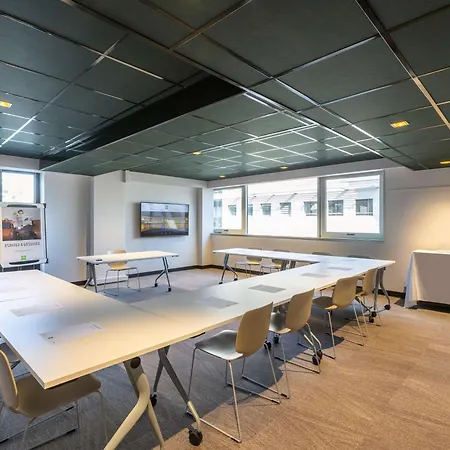 Ibis Styles Centre Meriadeck Hotell 3*