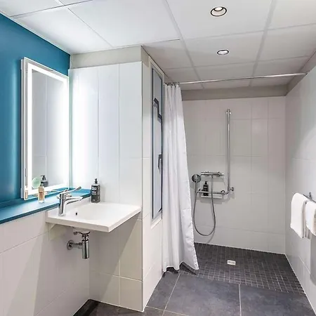 Ibis Styles Centre Meriadeck Hotel 3*